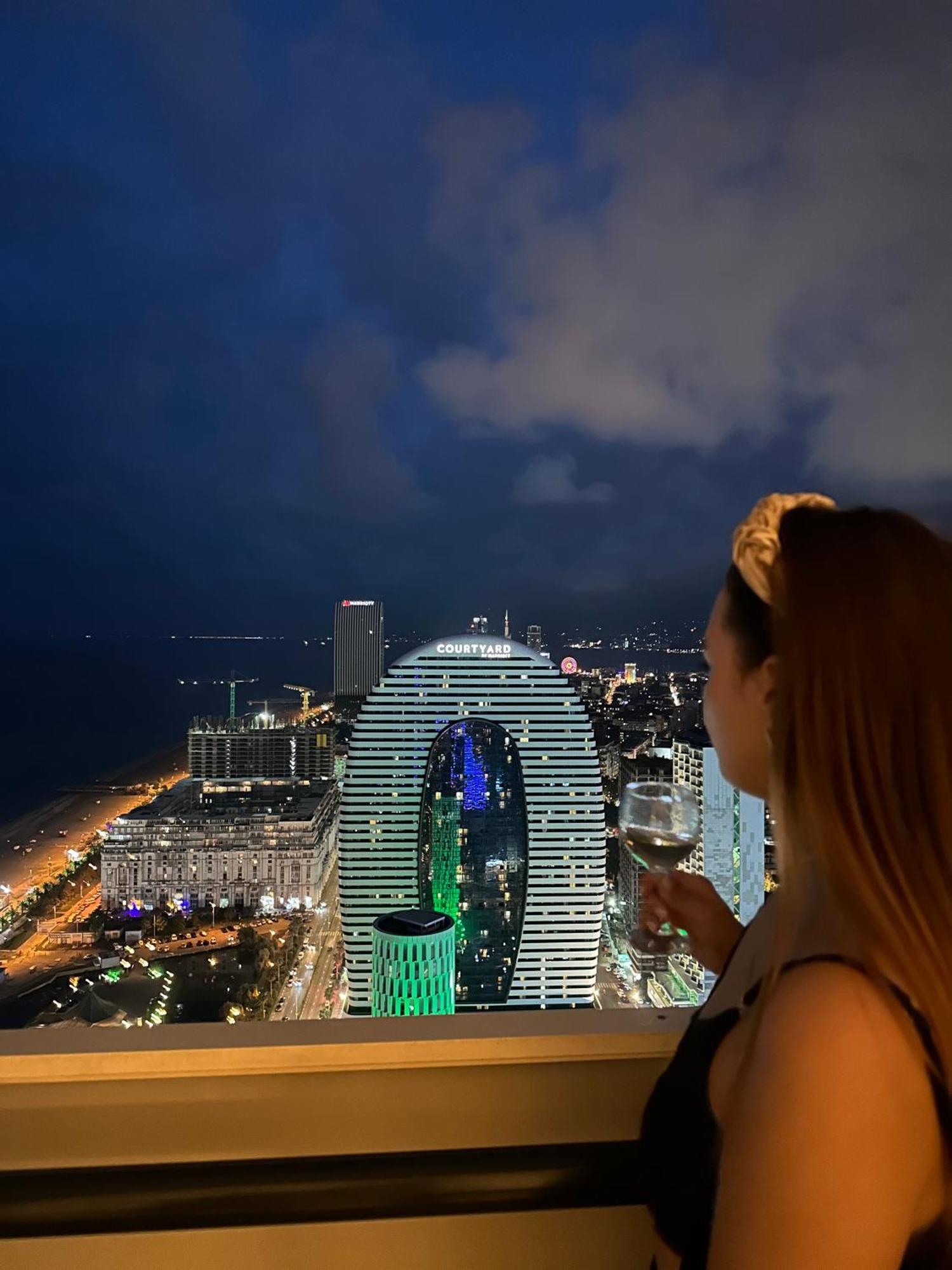 Luxury Beach Front Hotel Batumi Exterior photo