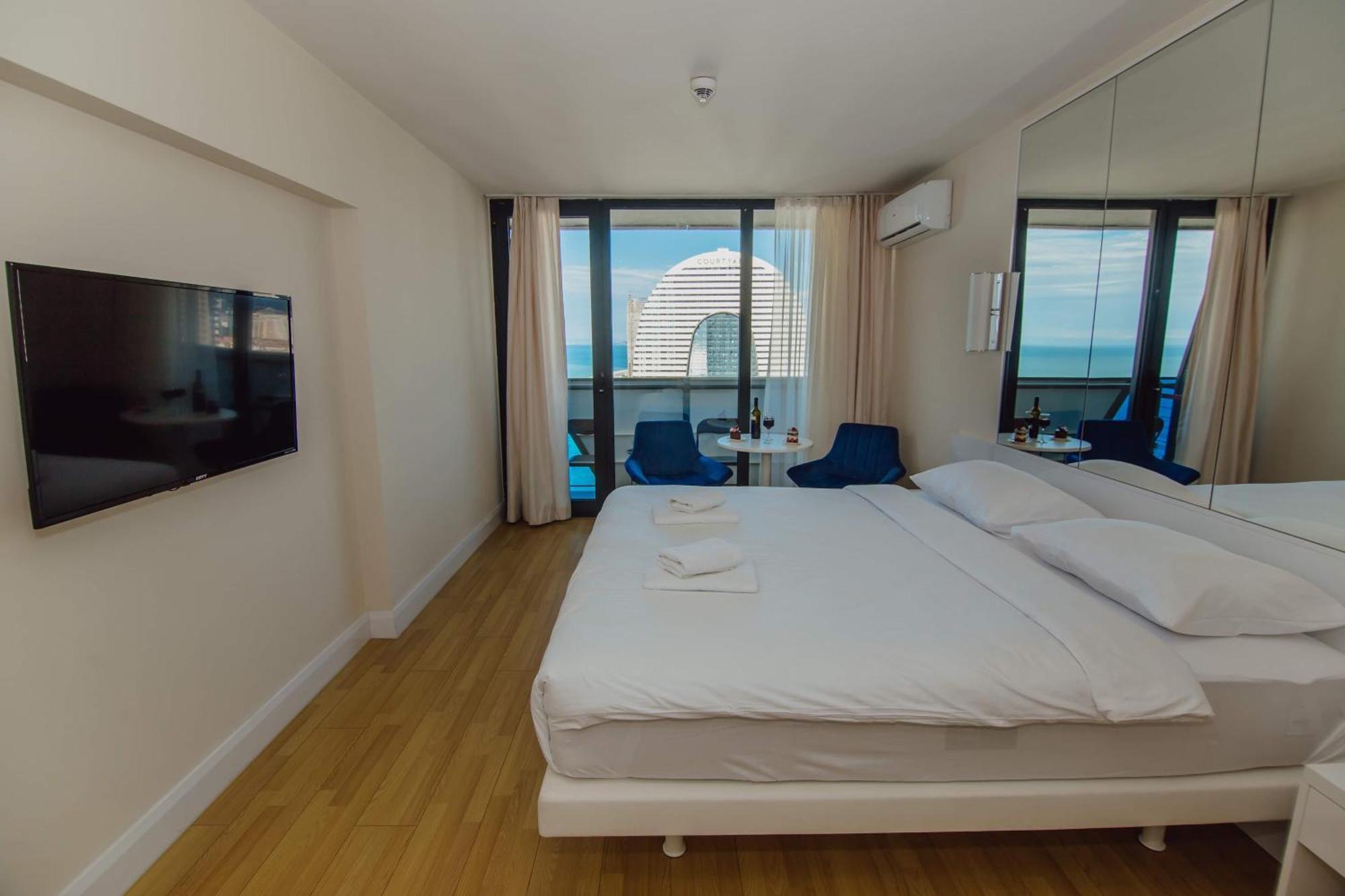 Luxury Beach Front Hotel Batumi Exterior photo
