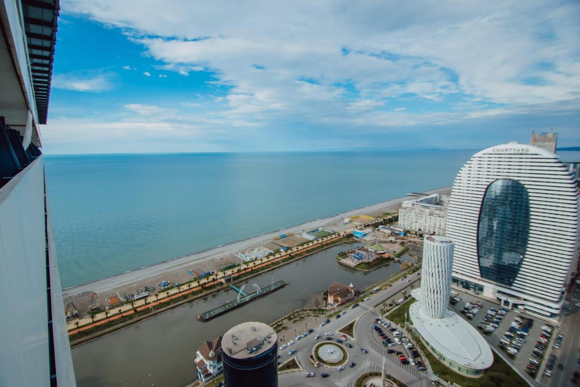 Luxury Beach Front Hotel Batumi Exterior photo