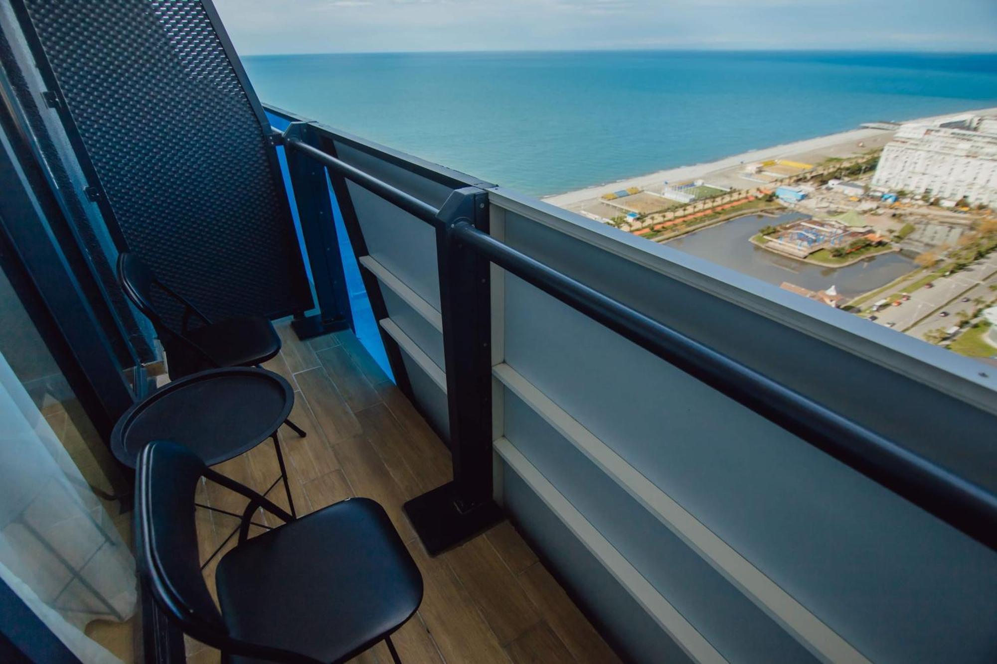 Luxury Beach Front Hotel Batumi Exterior photo
