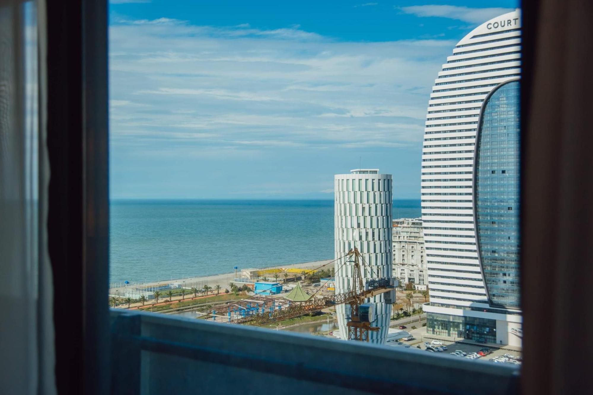 Luxury Beach Front Hotel Batumi Exterior photo