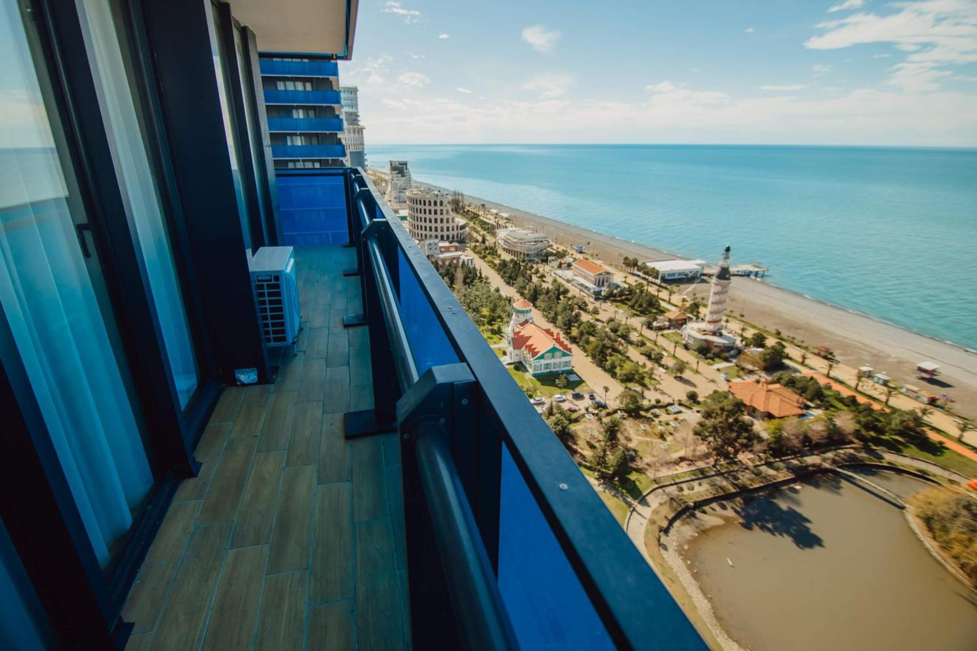 Luxury Beach Front Hotel Batumi Exterior photo
