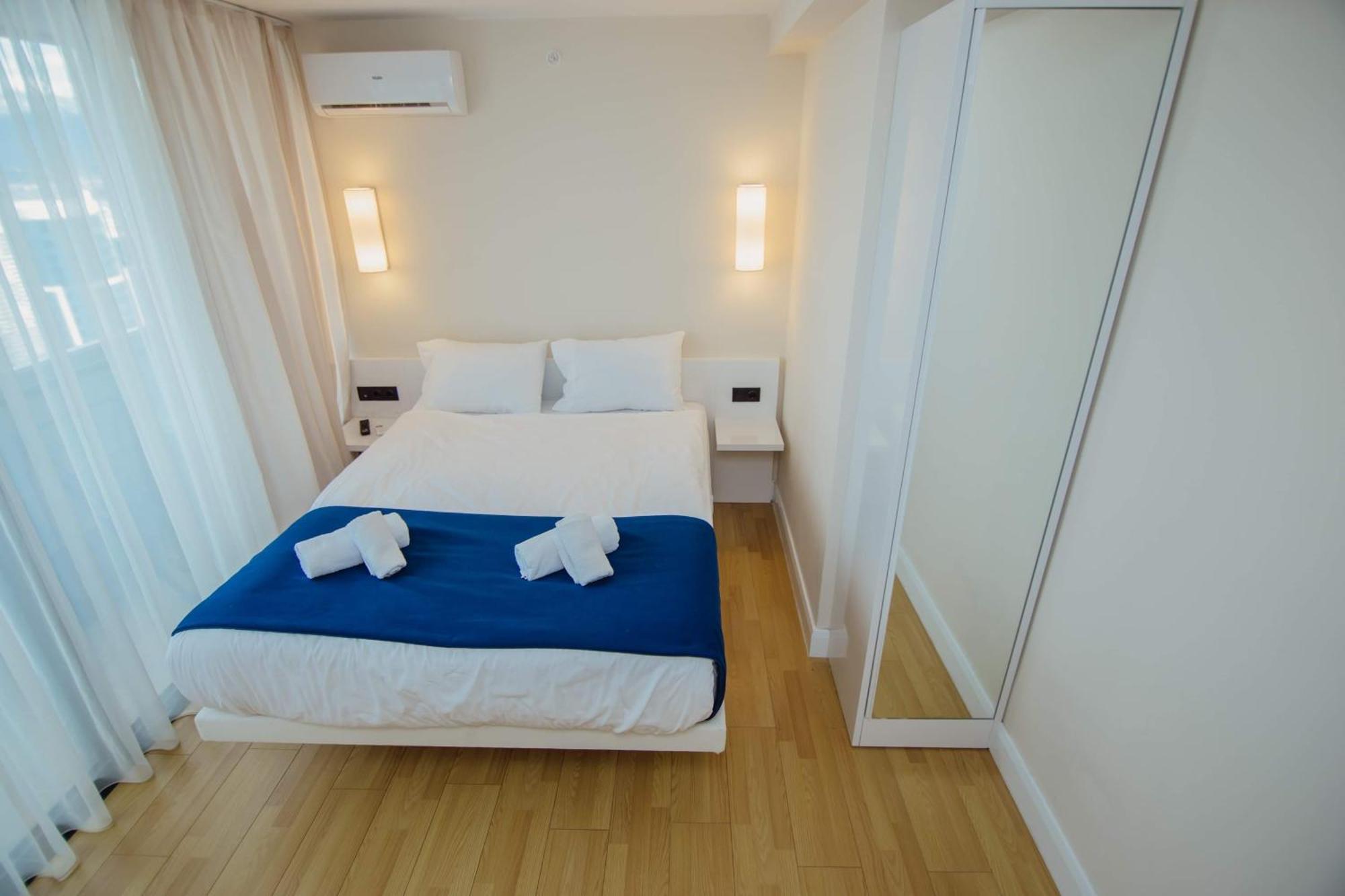 Luxury Beach Front Hotel Batumi Exterior photo