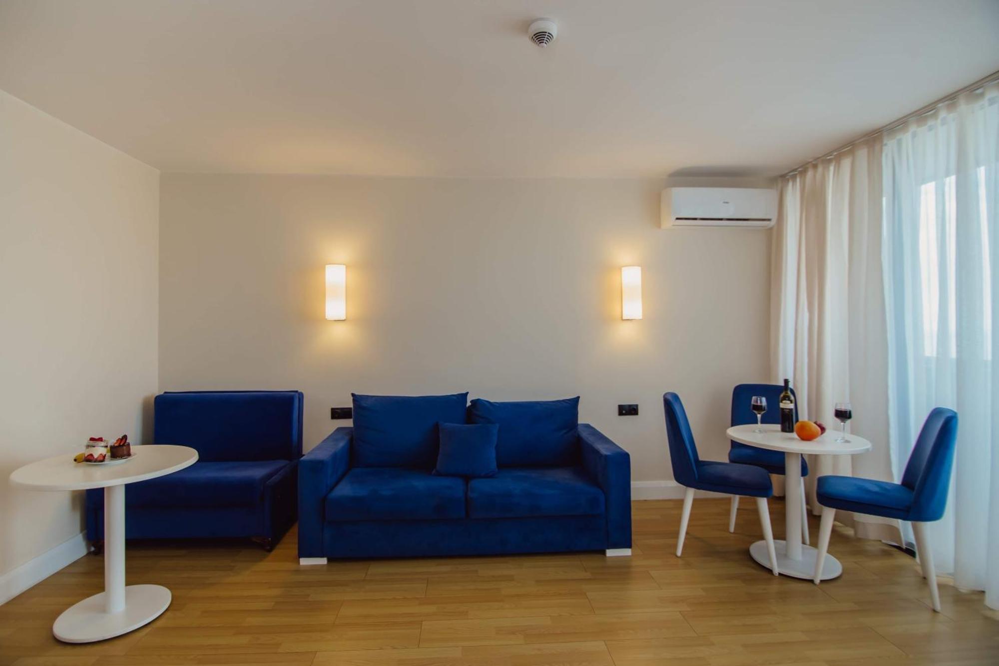Luxury Beach Front Hotel Batumi Exterior photo
