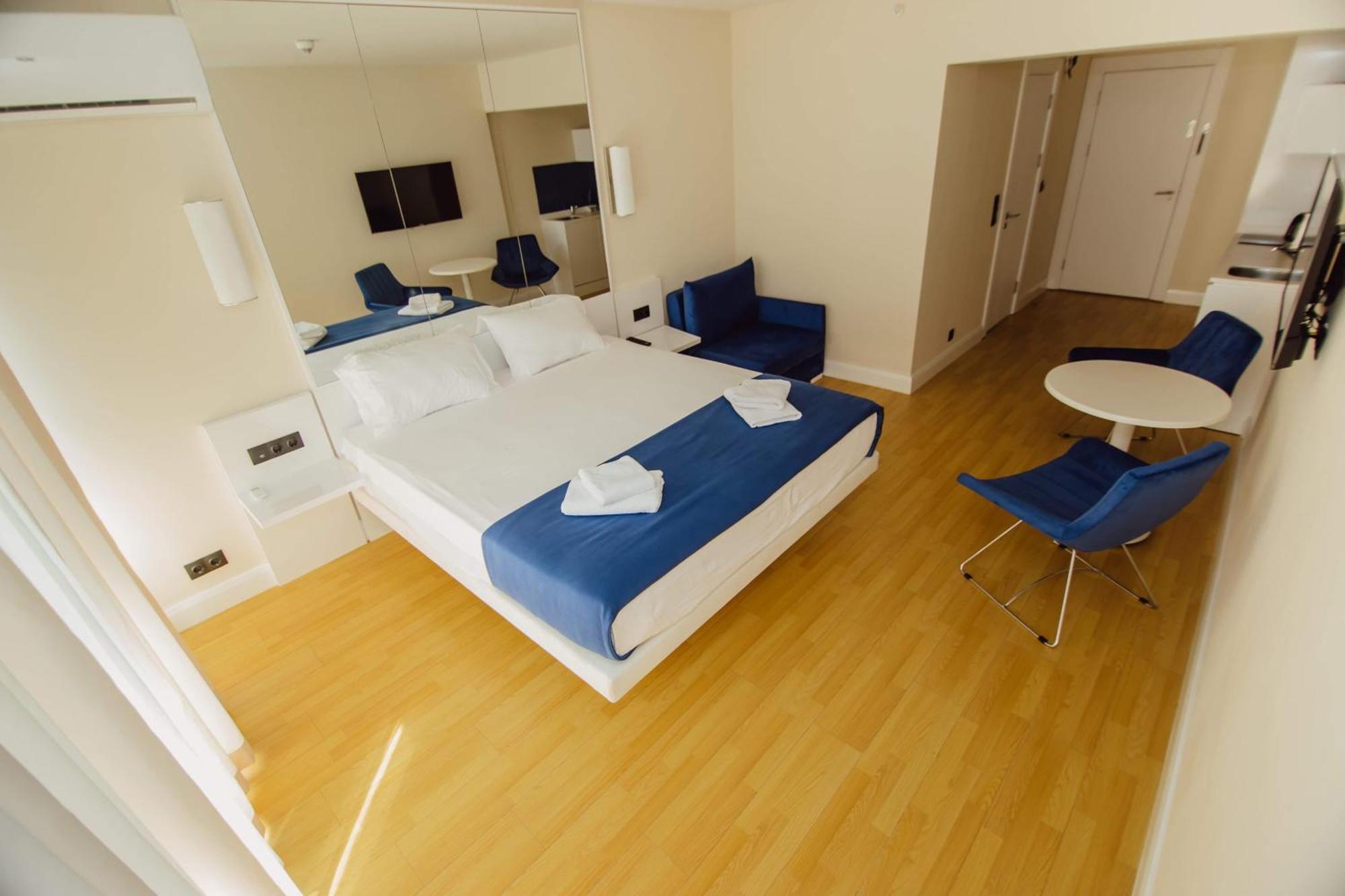 Luxury Beach Front Hotel Batumi Exterior photo