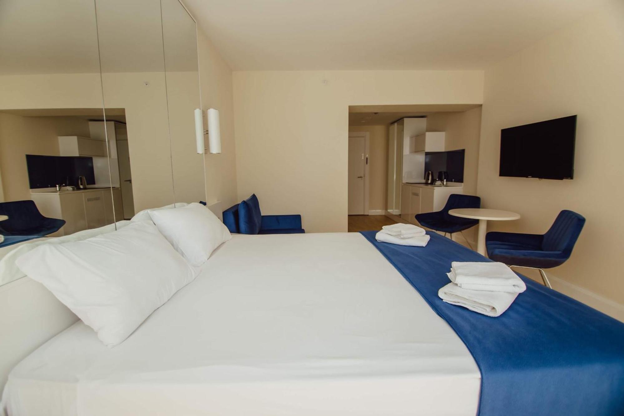 Luxury Beach Front Hotel Batumi Exterior photo